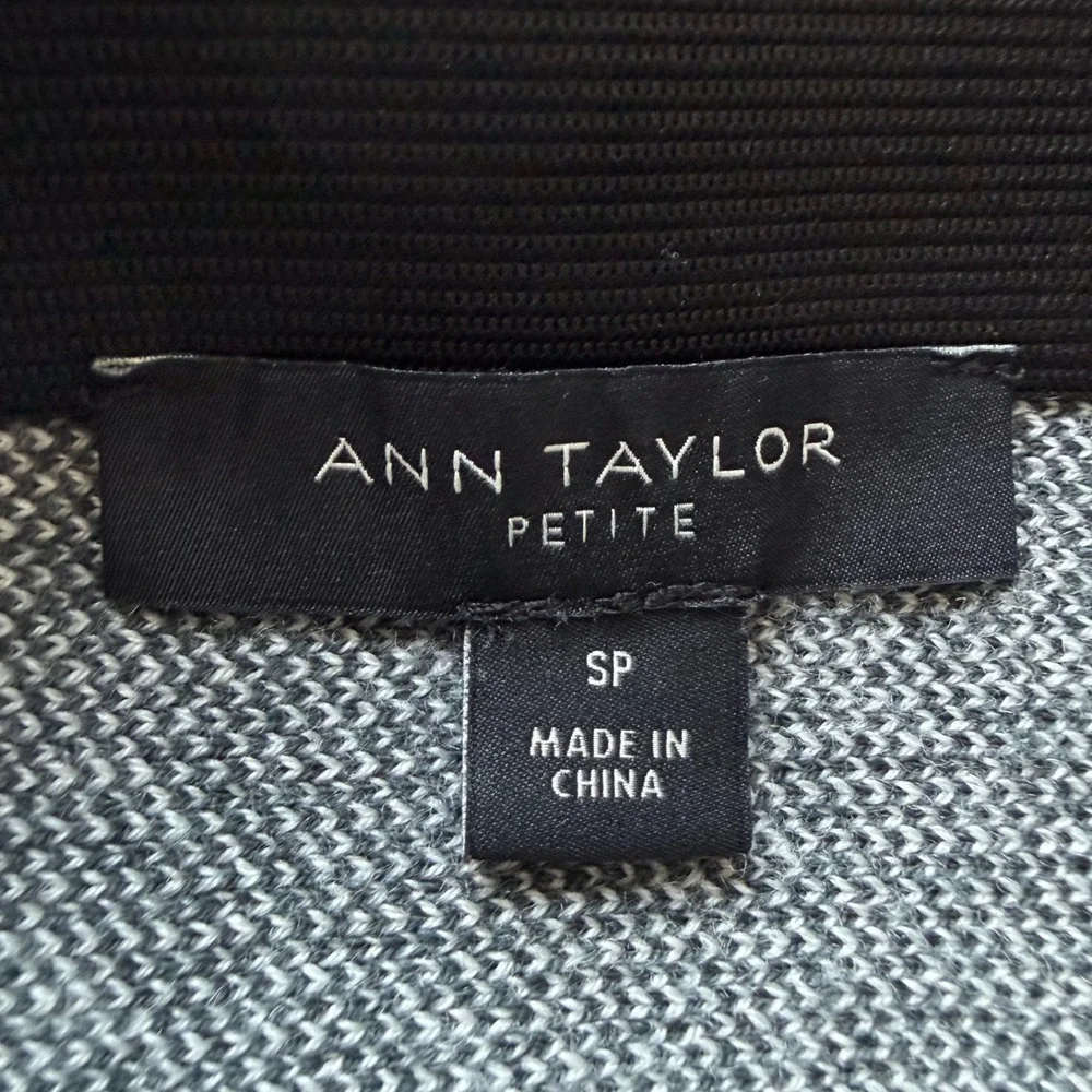 Ann Taylor Skirt Small Petite Gray Wool Blend Windowpane Plaid‎ Flounce Knit